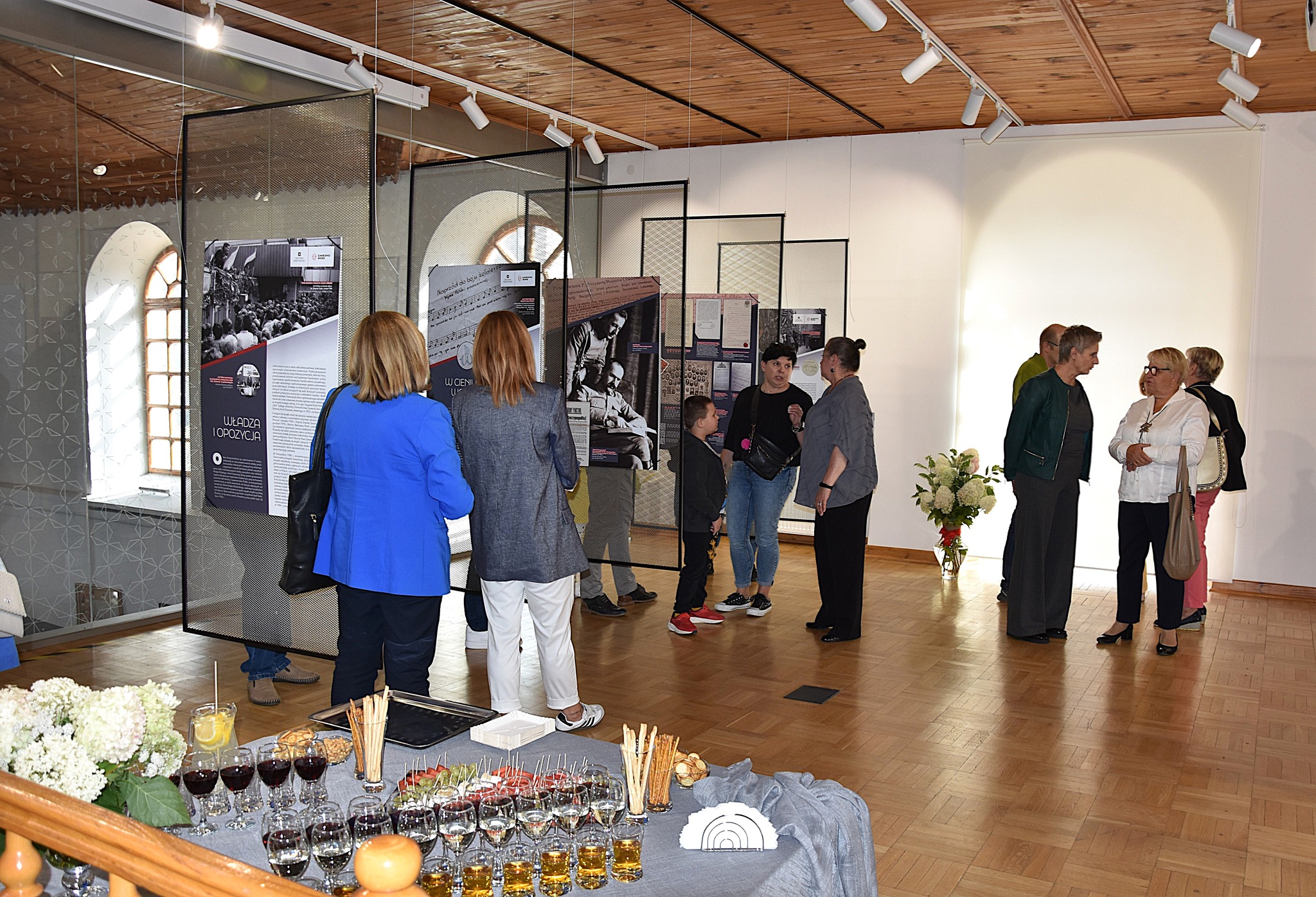 Bezsenne głowy, co dżwigają korony - otwarcie wystawy